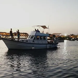 Santa Lù Botel